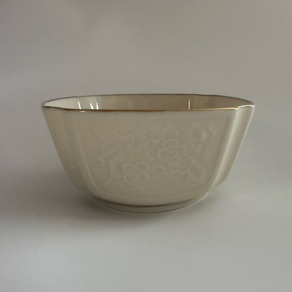 Lenox Flower Trinket Bowl - Fine China with 24k Gold Trim - Candy Dish
